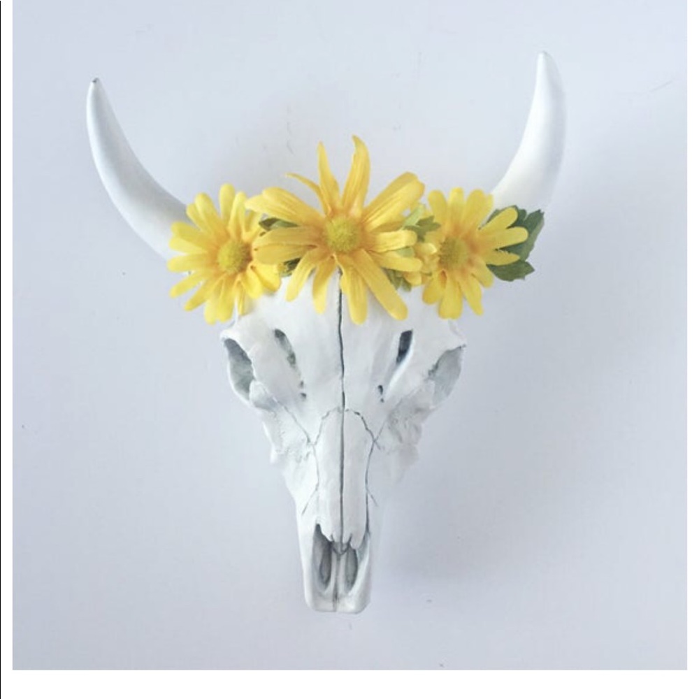 Ceramic Cow Skull with yellow daisies